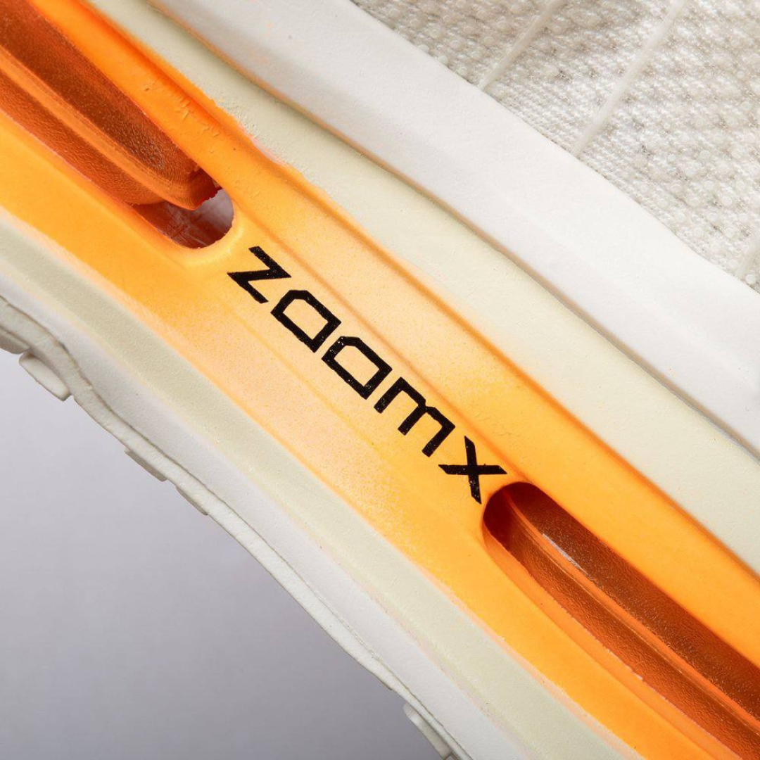 Nike Vomero Premium - Bege/Laranja