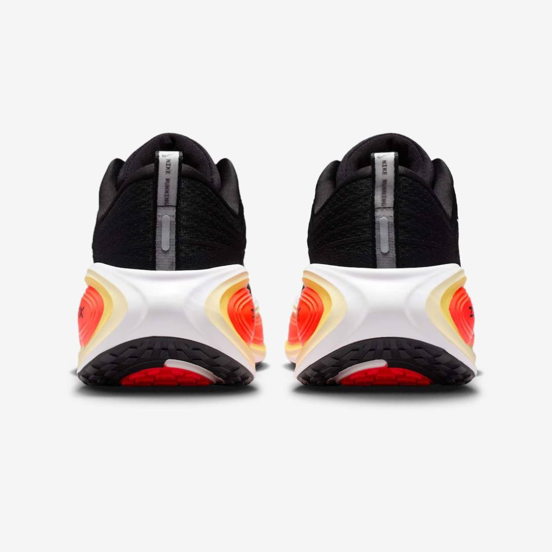 Nike Vomero Plus - Preto/Vermelho