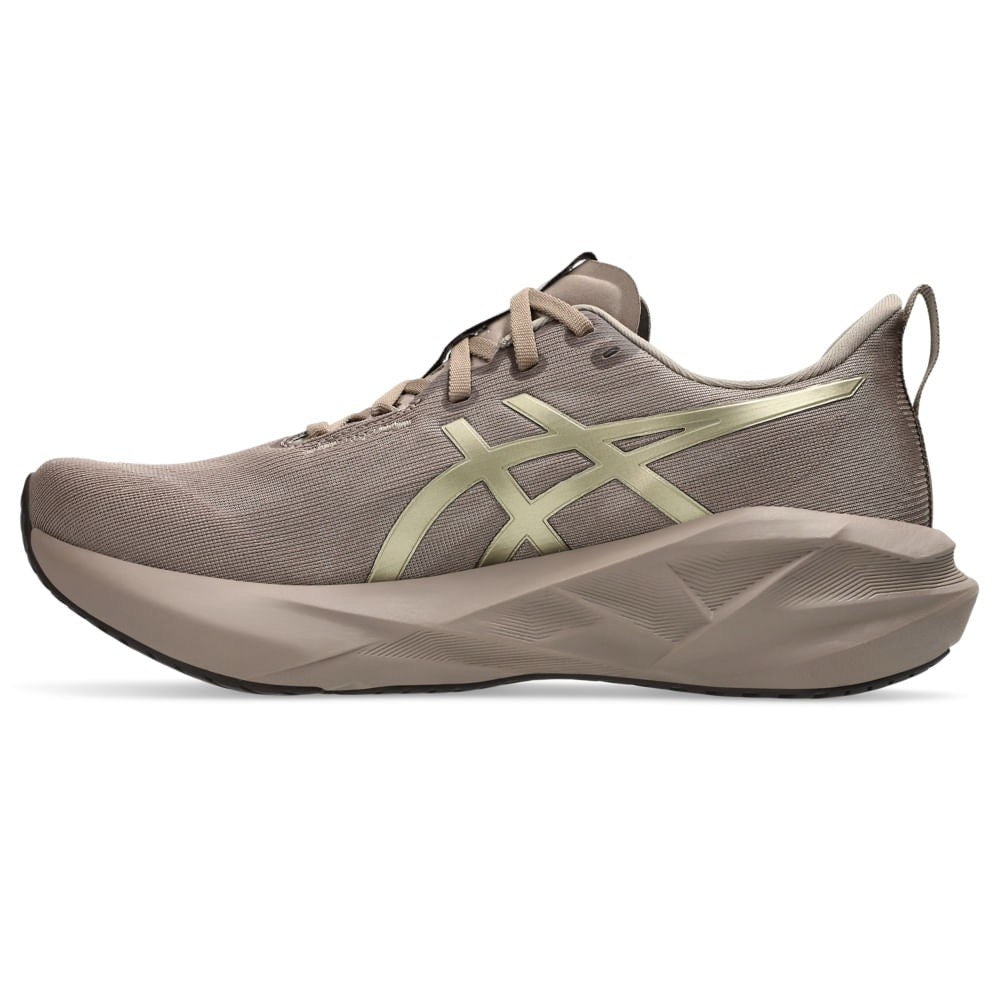 Asics NovaBlast 5 Luxe - Dourado/Marrom
