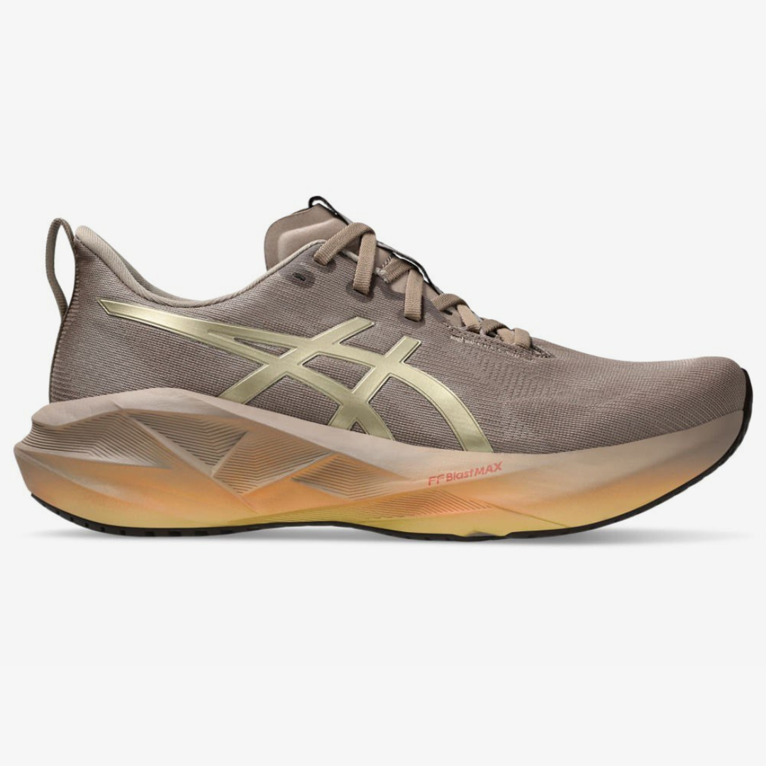 Asics NovaBlast 5 Luxe - Dourado/Marrom