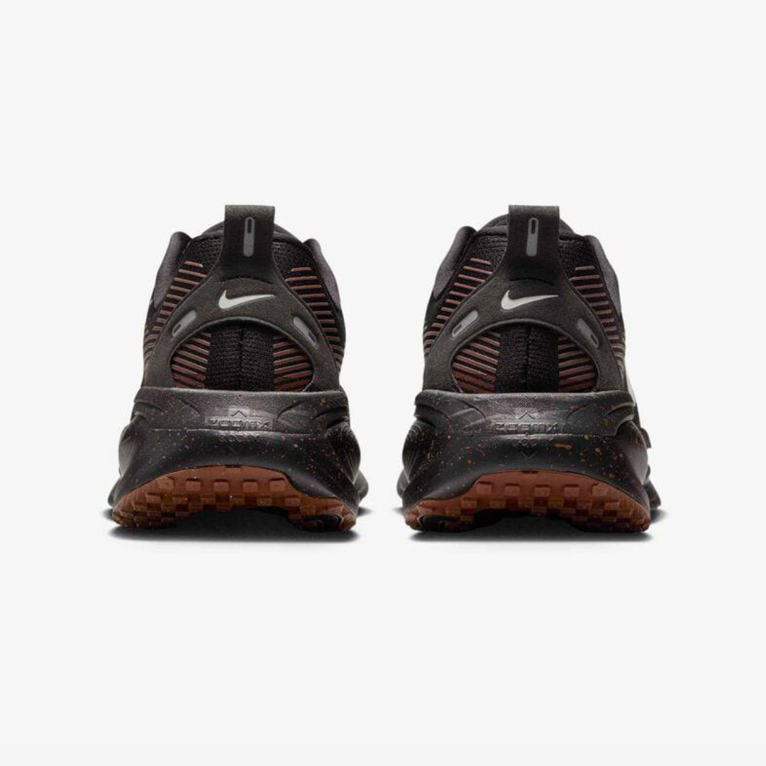 Nike Vomero 18 - Preto/Marrom