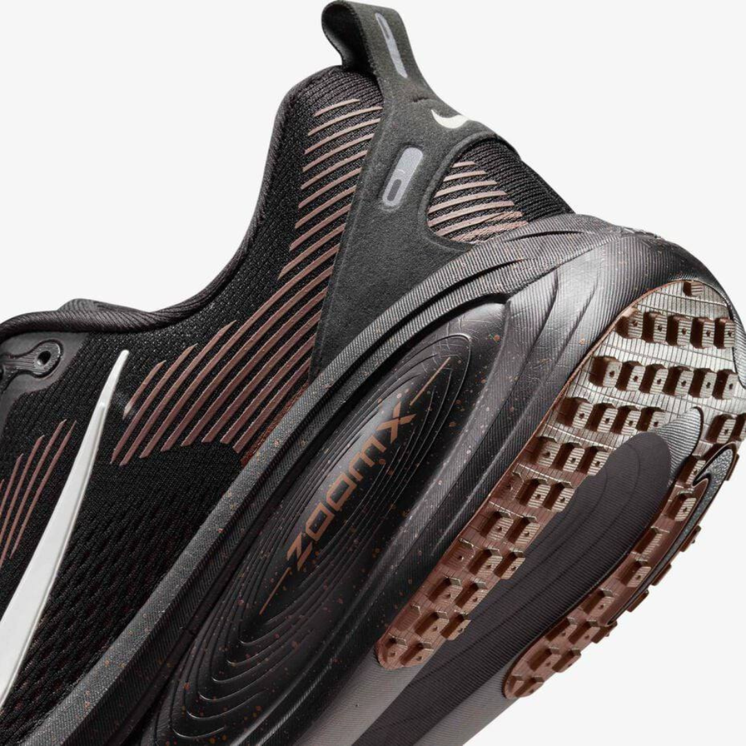 Nike Vomero 18 - Preto/Marrom