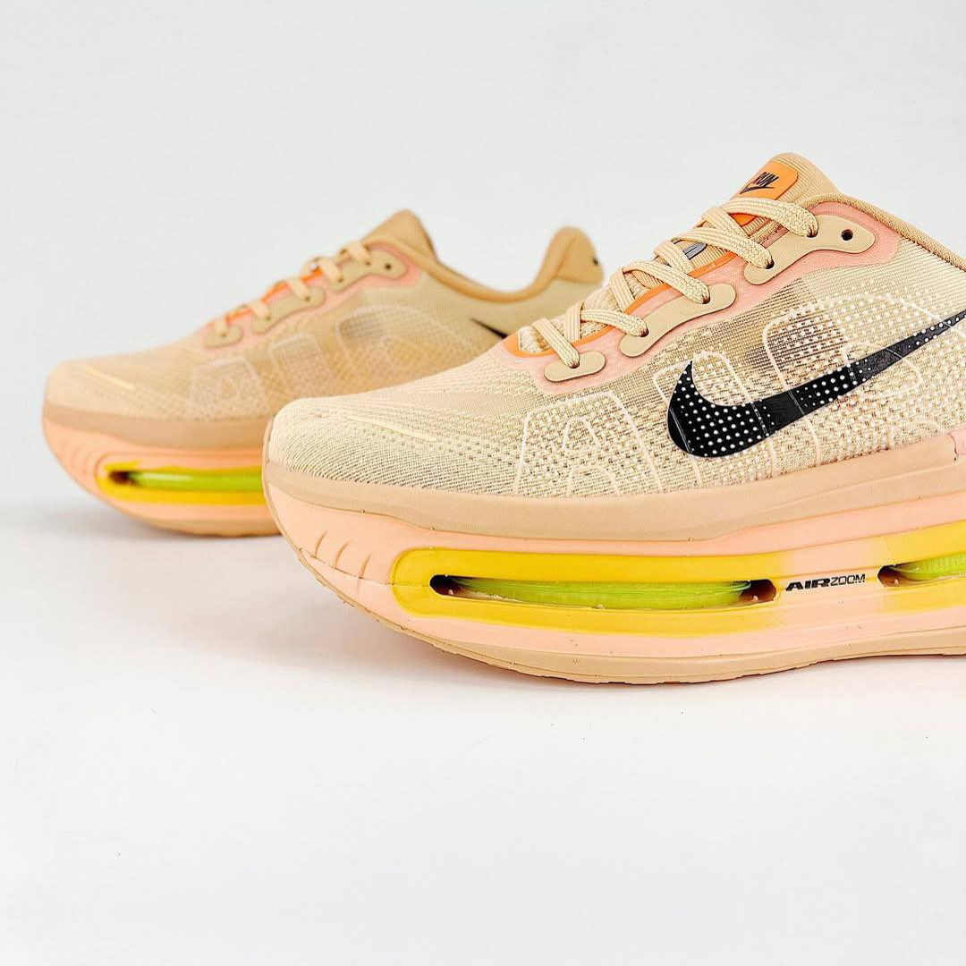 Nike Vomero Premium - Laranja/Preto