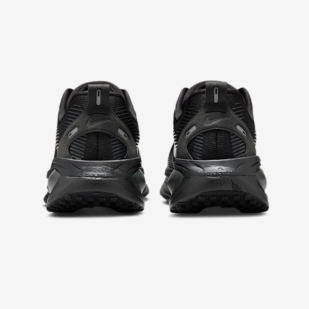 Nike Vomero 18 - Preto