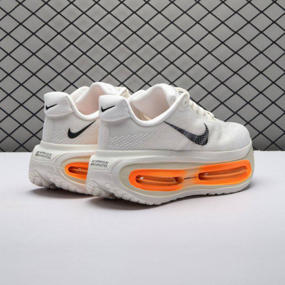 Nike Vomero Premium - Branco/Laranja