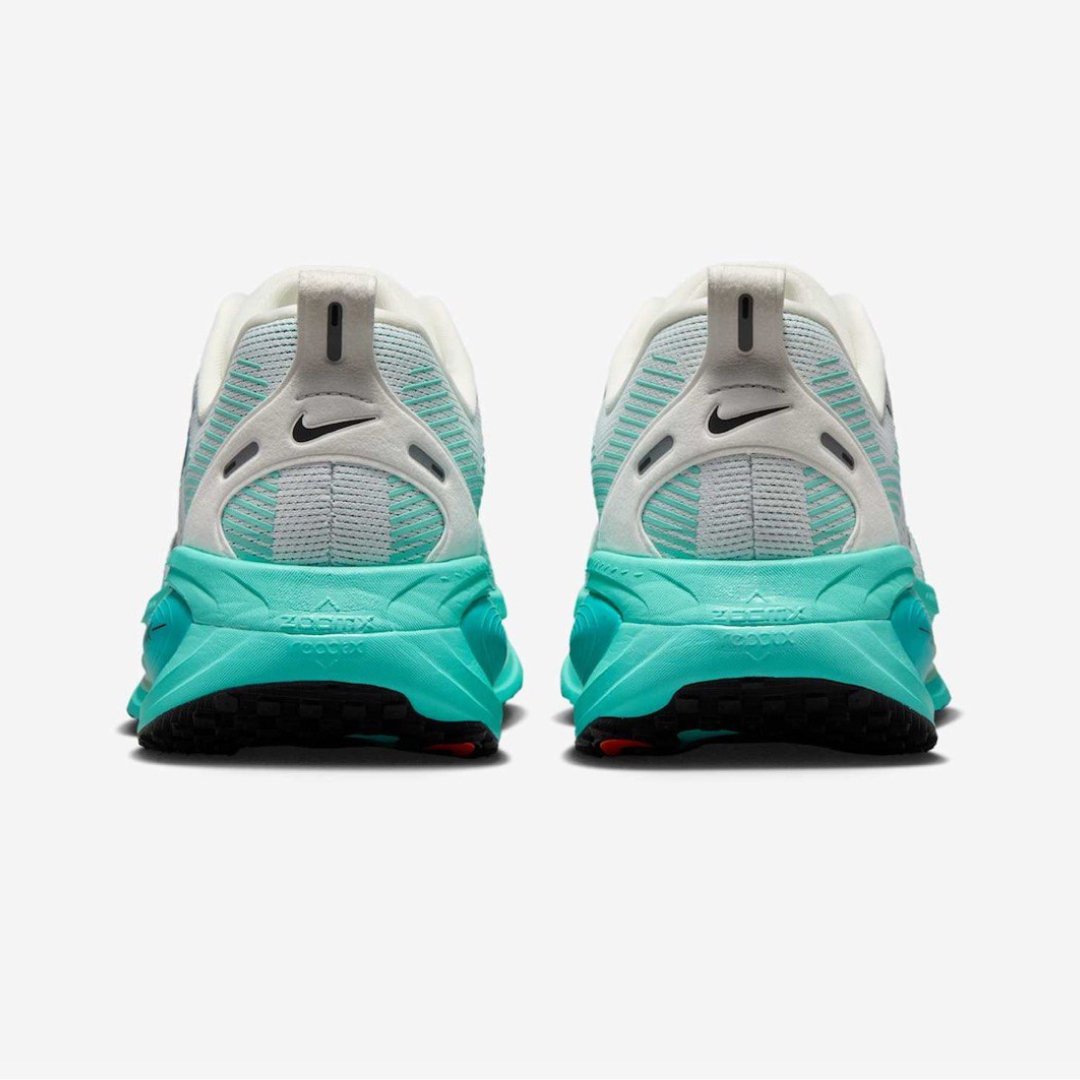 Nike Vomero 18 - White/Dusty Cactus