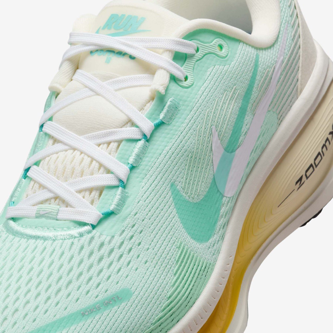 Nike Vomero 18 - Flash Aqua/Bege