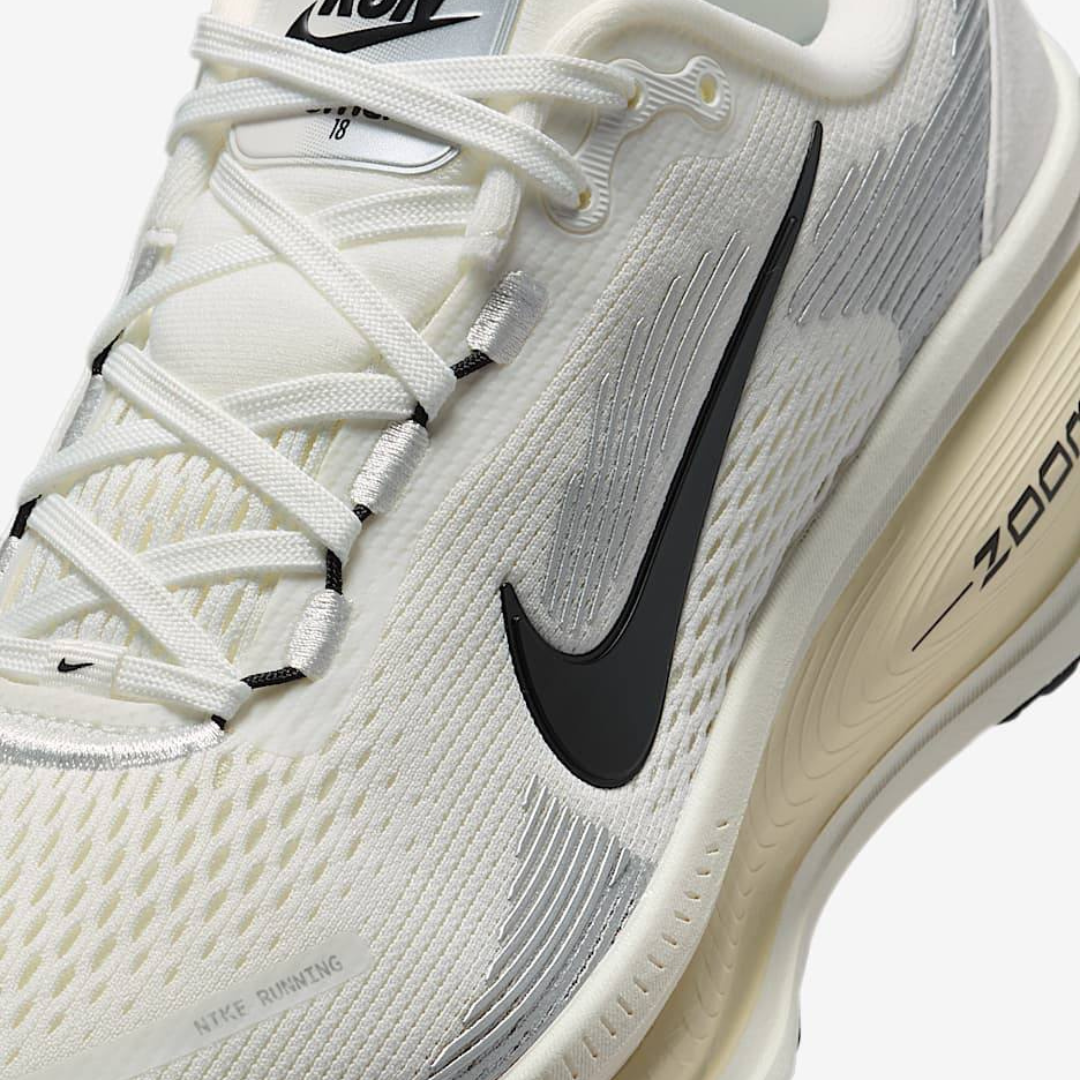 Nike Vomero 18 - Branco/Bege