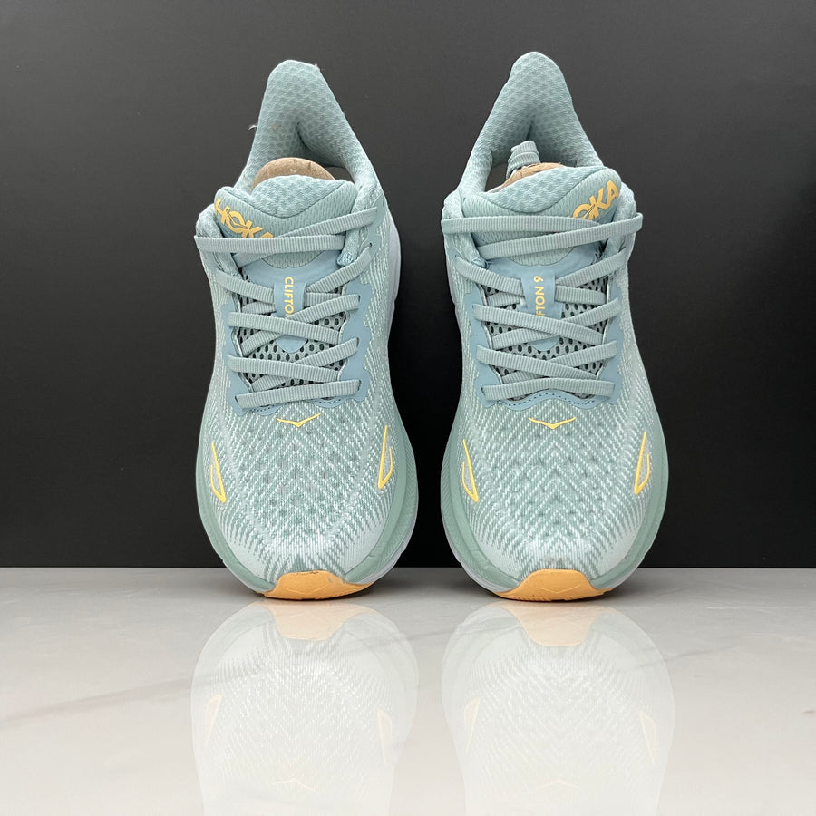 HOKA Clifton 9 Amarelo e Vermelho – imagem 5 de 6