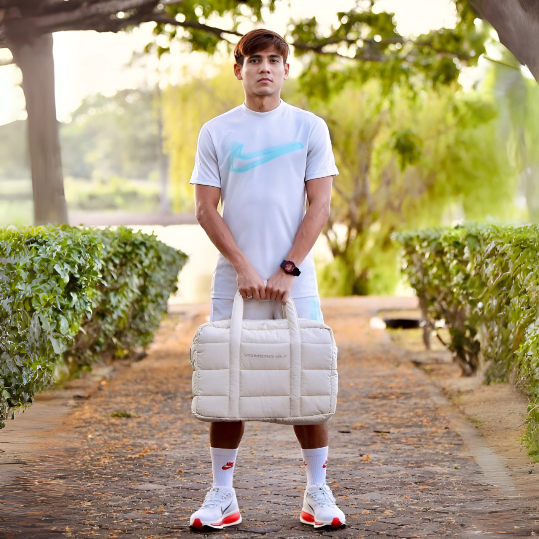 Nike Vomero 18 - Branco/Vermelho