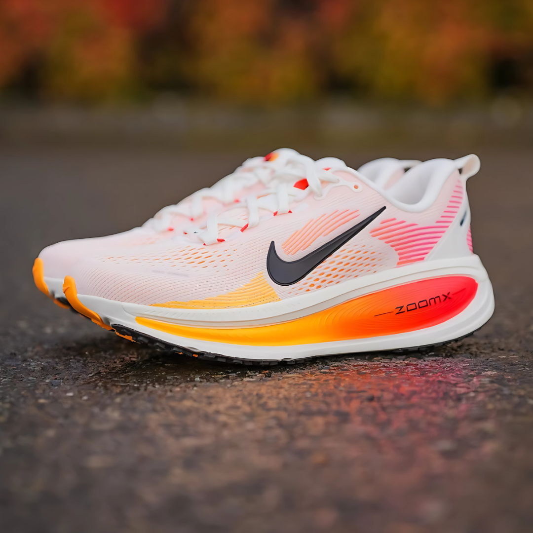 Nike Vomero 18 - Branco/Laranja