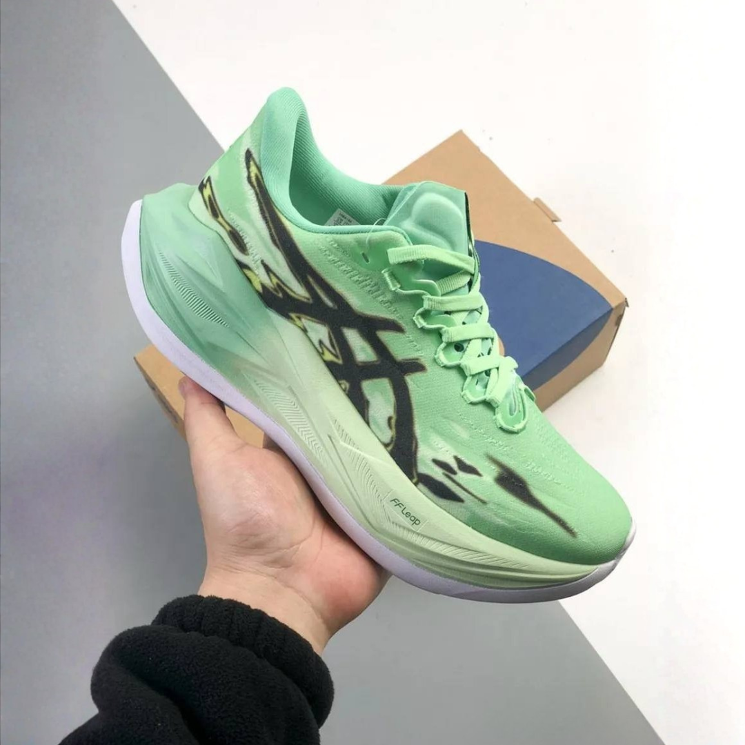 Asics Superblast 3 - Unissex - Verde/Preto