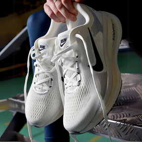 Nike Vomero 18 - Branco/Bege