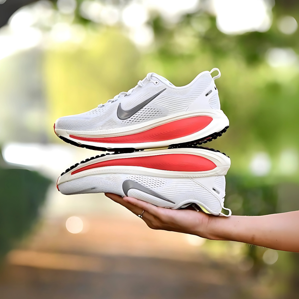 Nike Vomero 18 - Branco/Vermelho