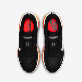 Nike Vomero Plus - Preto/Vermelho