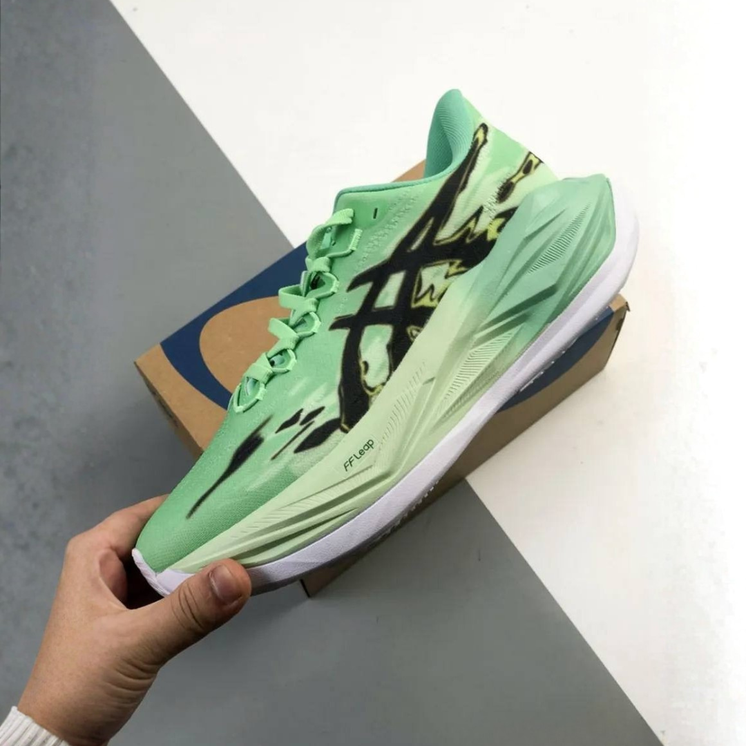 Asics Superblast 3 - Unissex - Verde/Preto