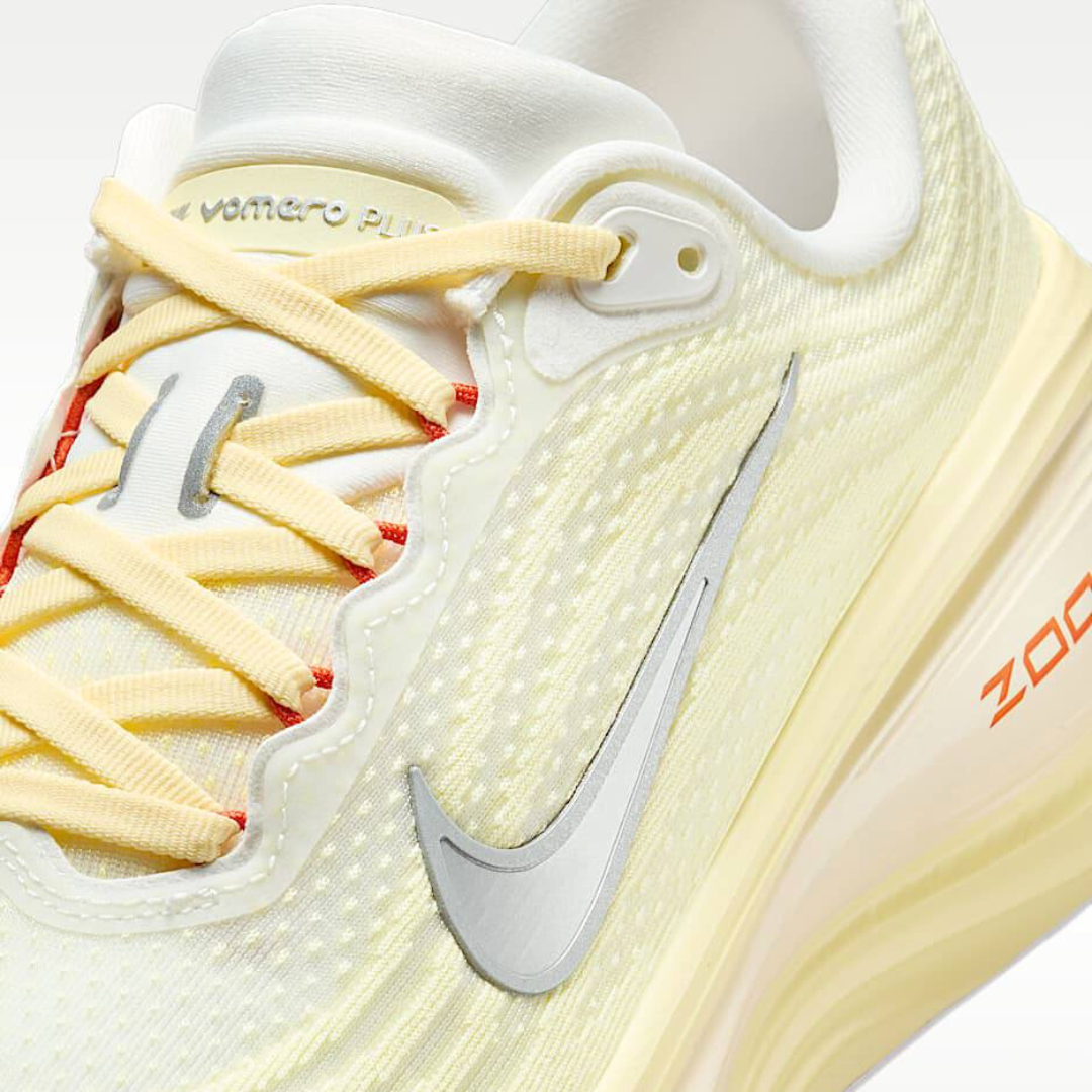 Nike Vomero Plus - Amarelo Claro/Vermelho