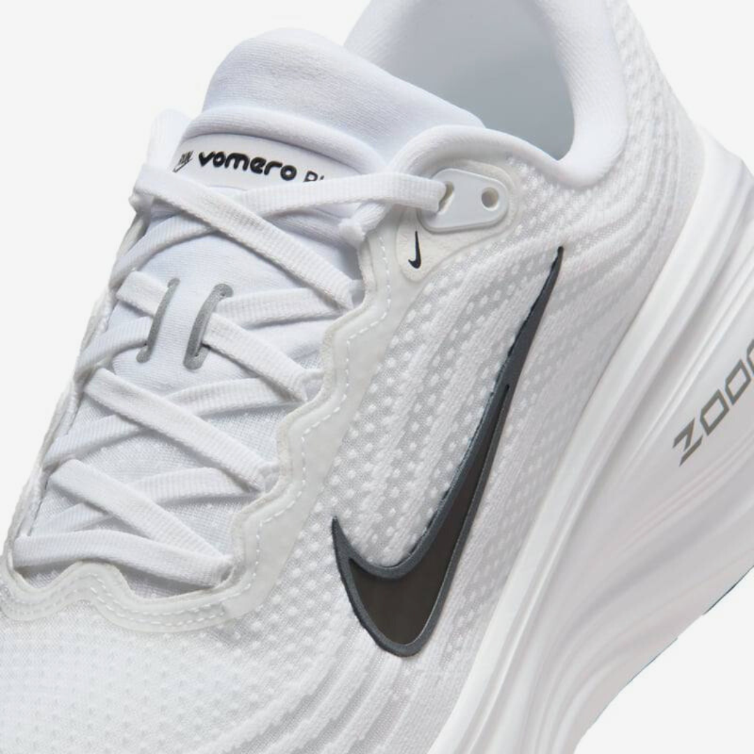 Nike Vomero Plus - Branco/Preto