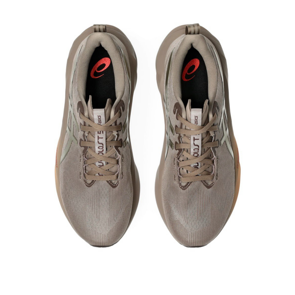 Asics Novablast 5 Luxe - Dourado/Marrom