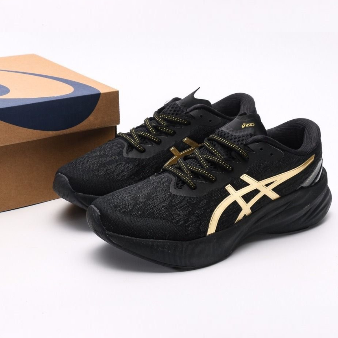 Asics Novablast 3 Preto/Dourado