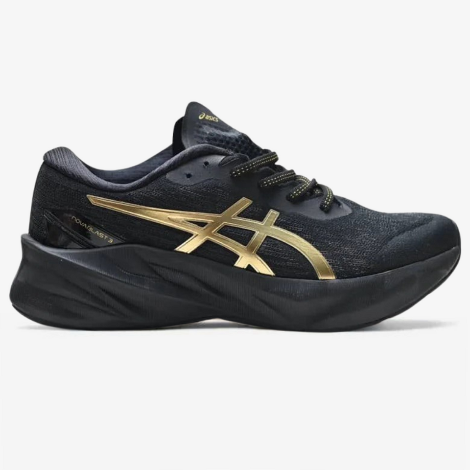 Asics Novablast 3 Preto/Dourado