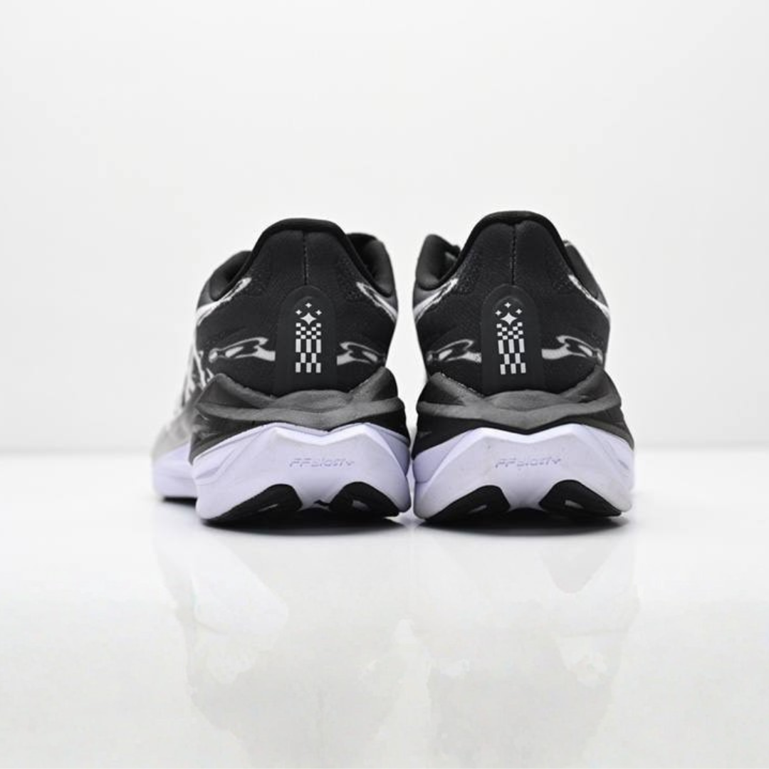 Asics Superblast 3 - Unissex - Preto/Branco/Cinza