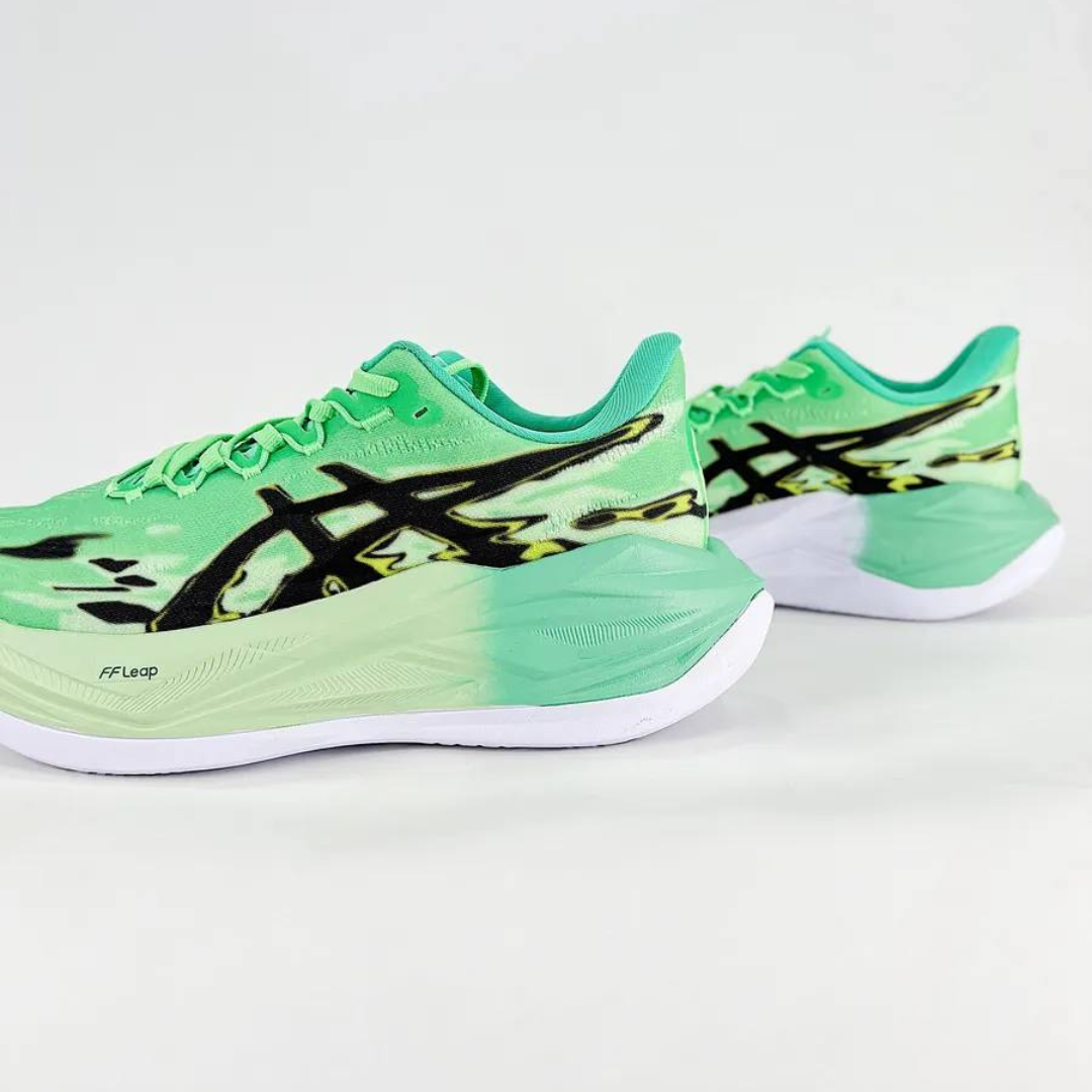 Asics Superblast 3 - Unissex - Verde/Preto