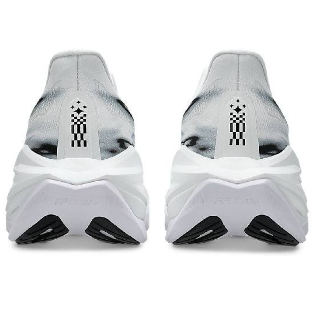 Asics Superblast 3 - Unissex - Branco/Preto