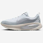 Nike Vomero 18 GORE-TEX - Cinza Metálico