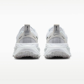 Nike Vomero 18 GORE-TEX - Branco/Cinza Metálico