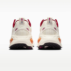 Nike Vomero 18 - Branco/Vermelho Vinho