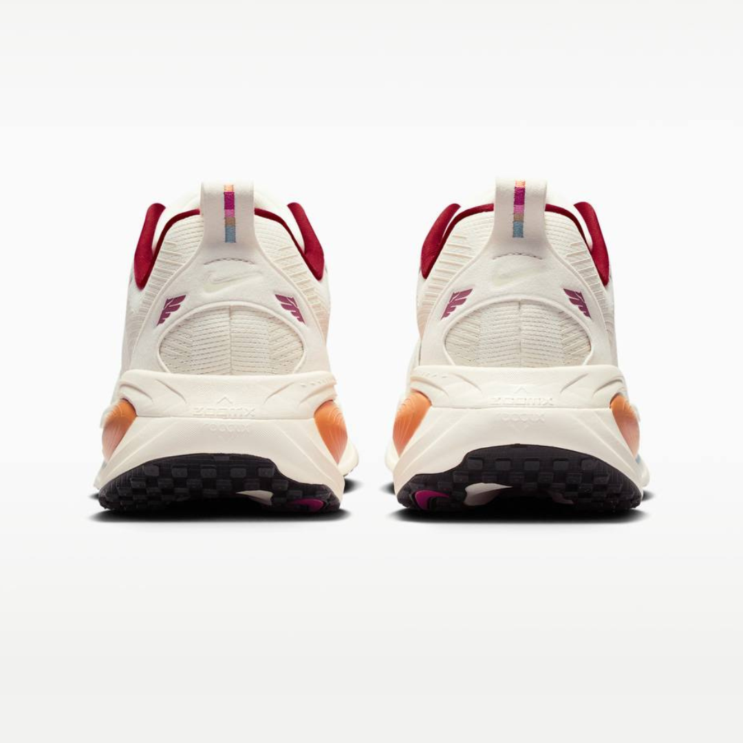 Nike Vomero 18 - Branco/Vermelho Vinho