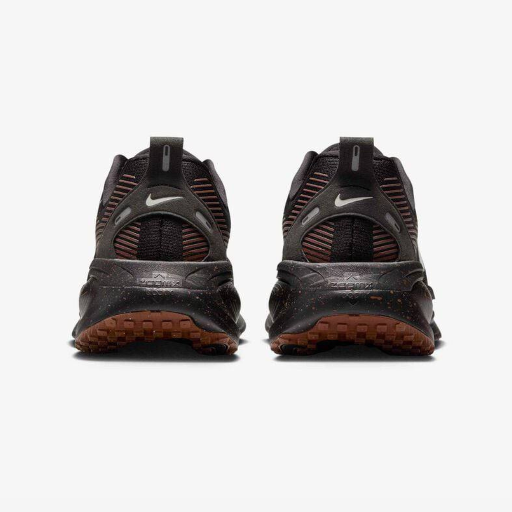 Nike Vomero 18 - Preto/Marrom