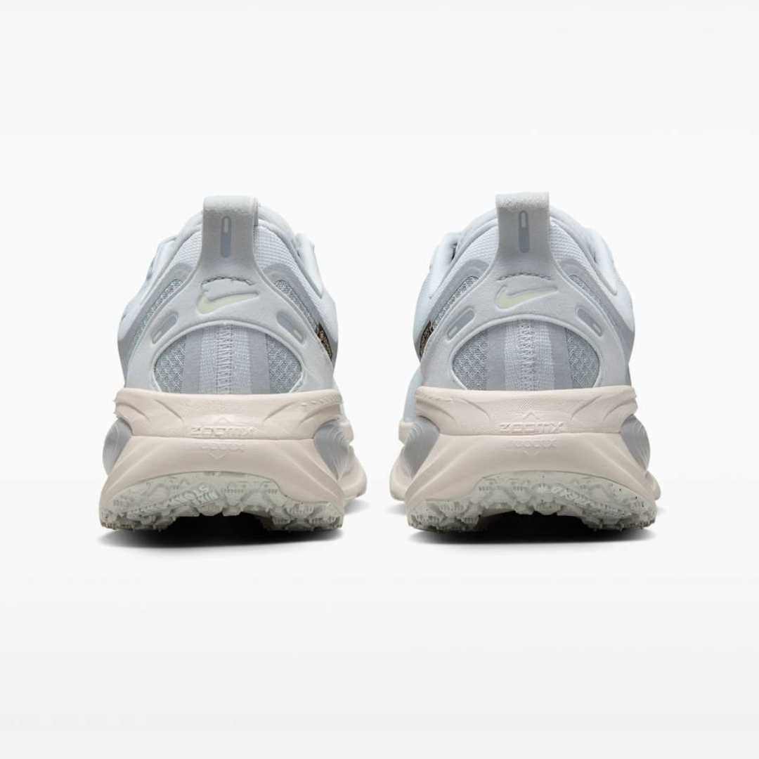 Nike Vomero 18 GORE-TEX - Cinza Metálico