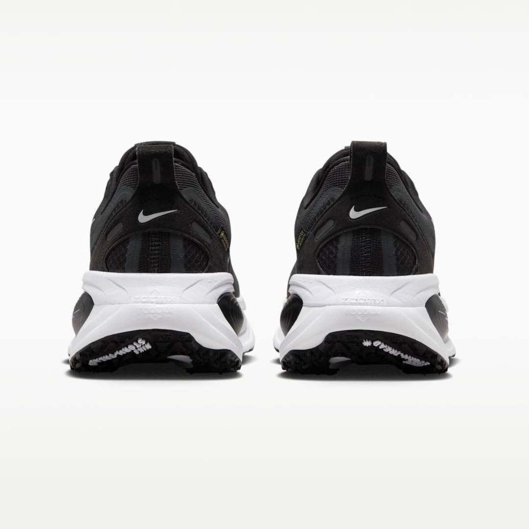 Nike Vomero 18 GORE-TEX - Preto/Branco