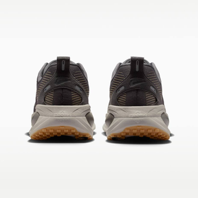 Nike Vomero 18 - Cinza Escuro/Bege