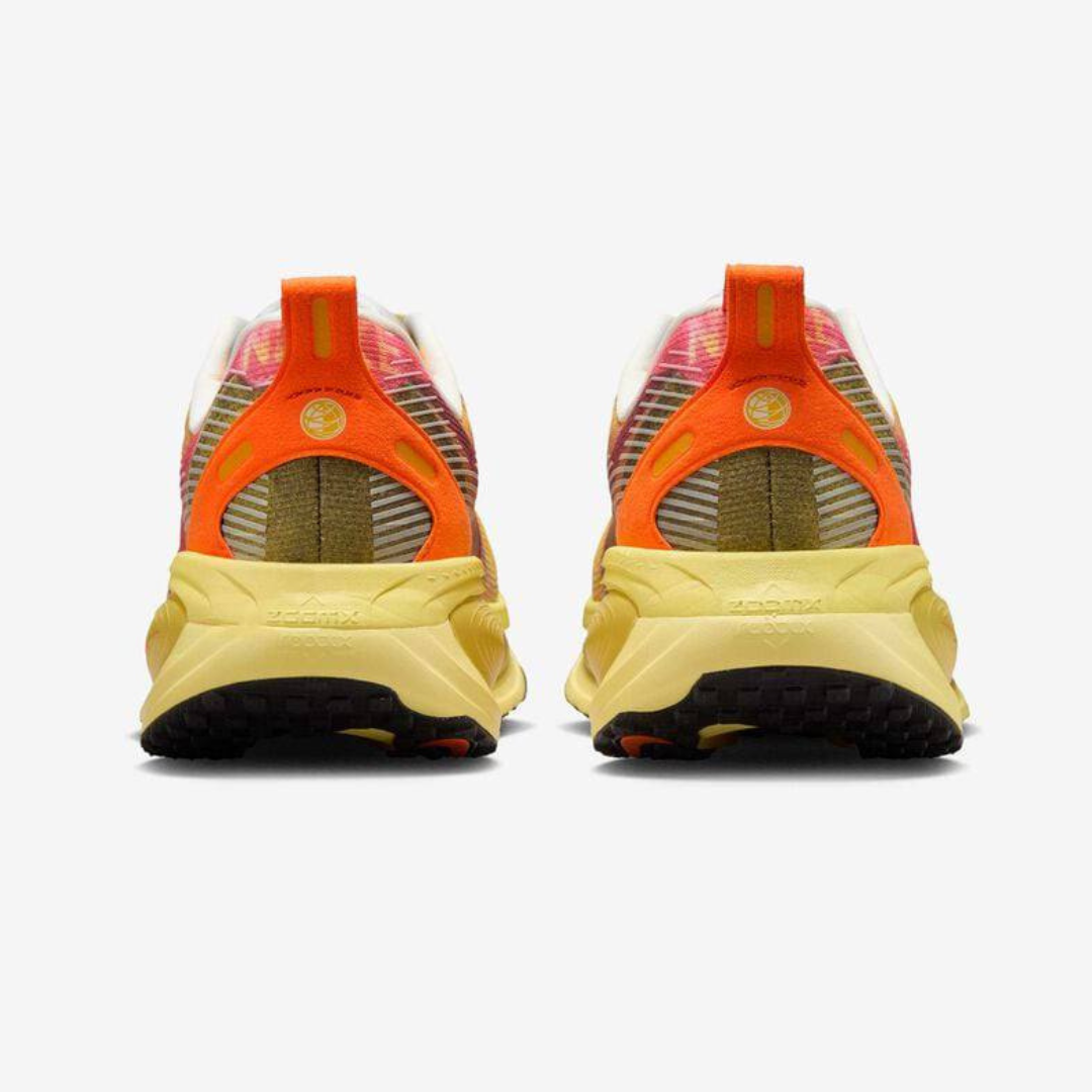 Nike Vomero 18 SE - Amarelo