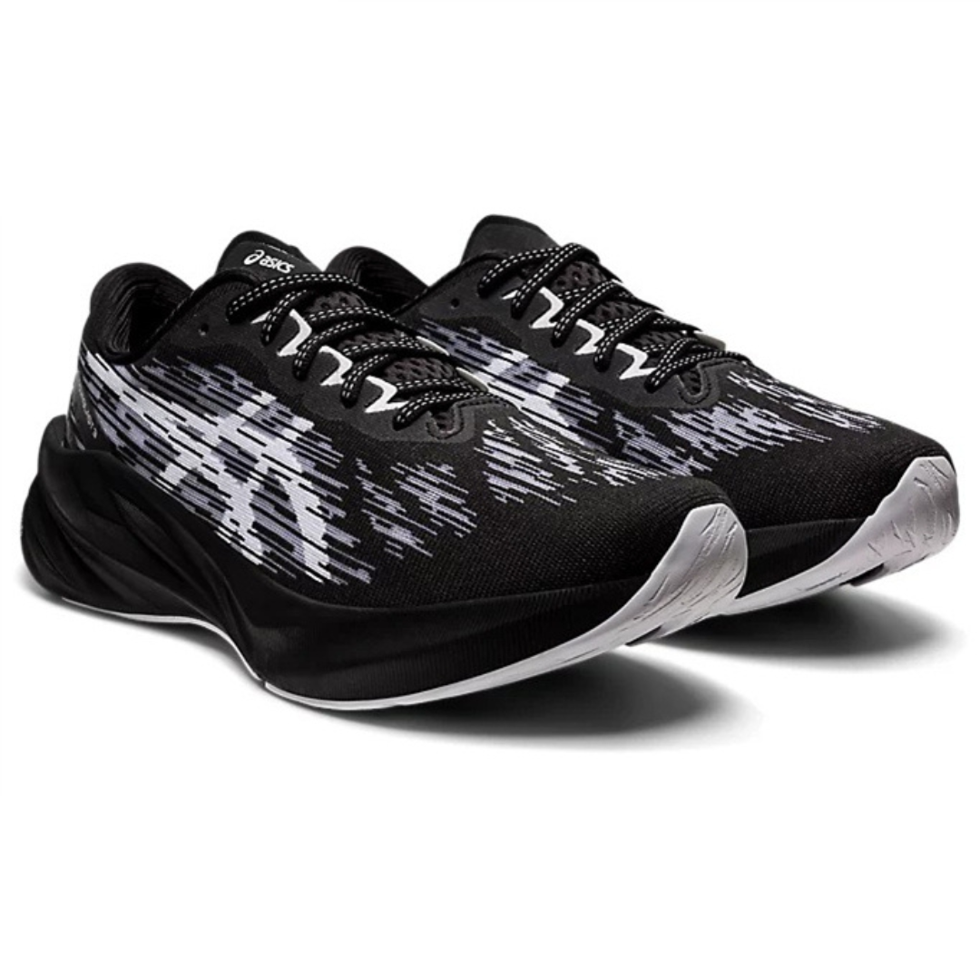 Asics Novablast 3 Preto e Branco