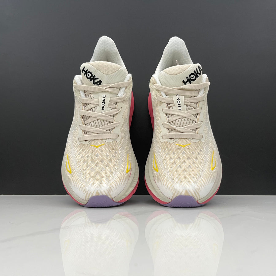 HOKA Clifton 9 Branco e Rosa – imagem 5 de 6