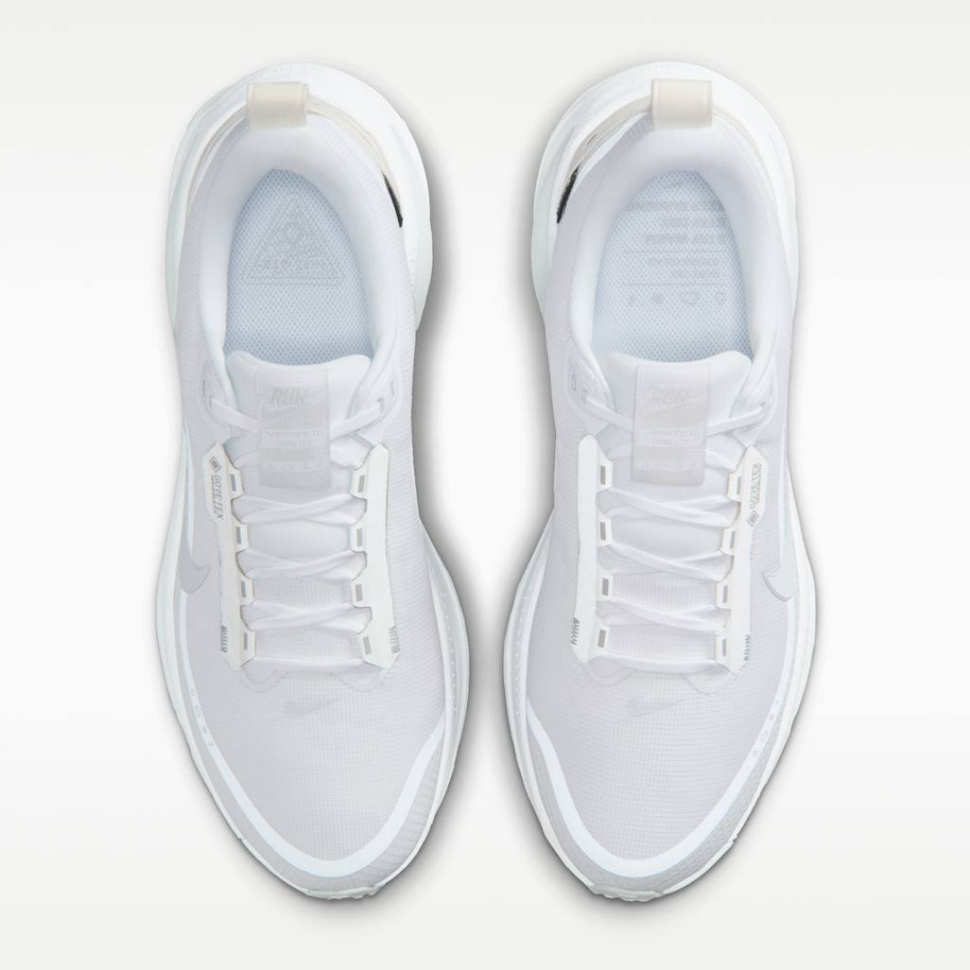 Nike Vomero 18 GORE-TEX - Branco/Cinza Metálico