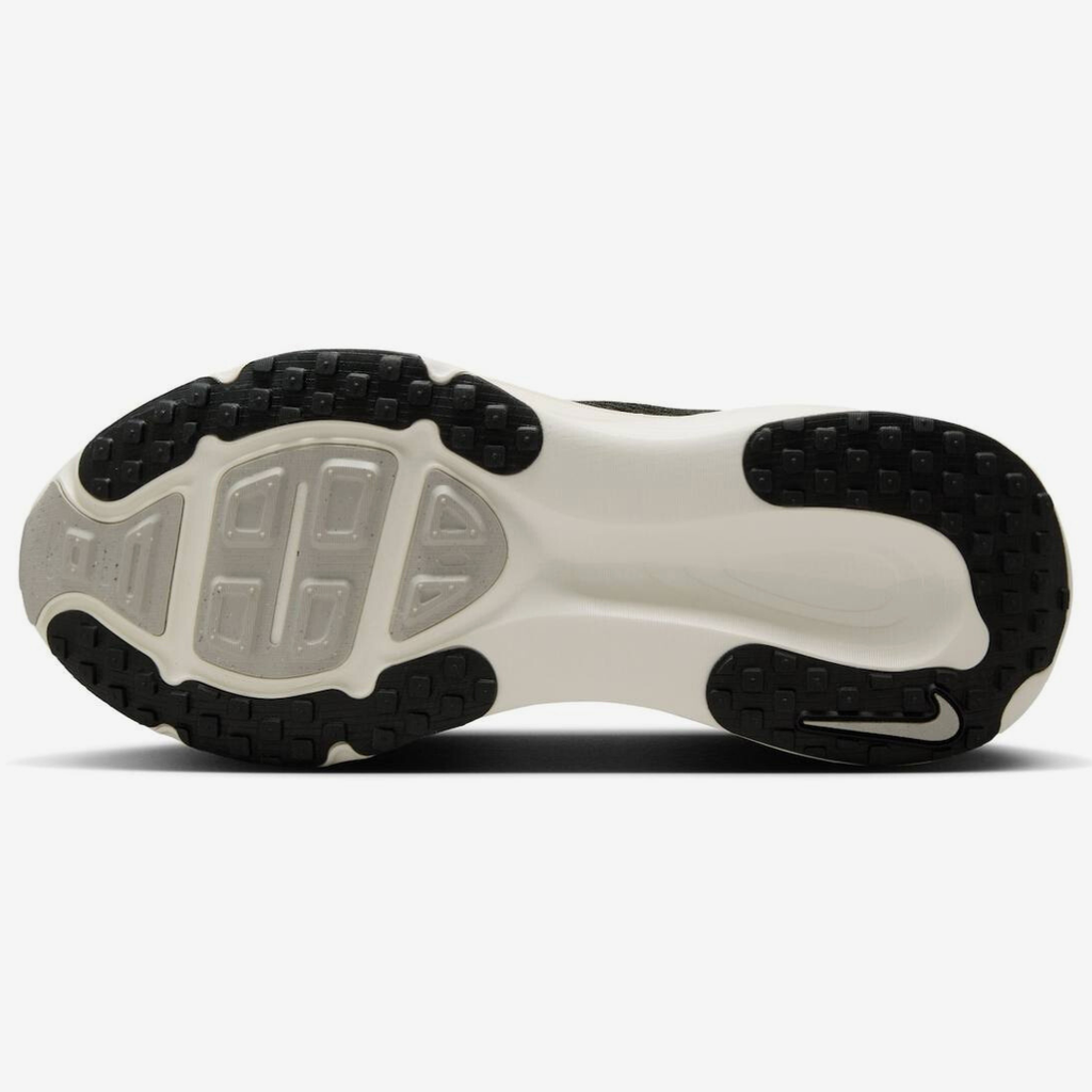 Nike Vomero 18 - Preto/Branco