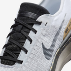 Nike Invincible Run 3 - Cinza/Preto Gold