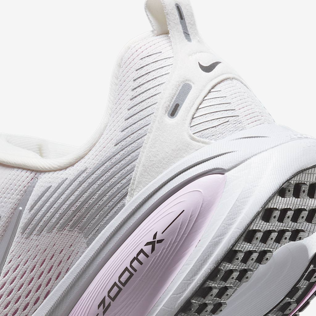 Nike Vomero 18 - Cinza/Rosa Claro