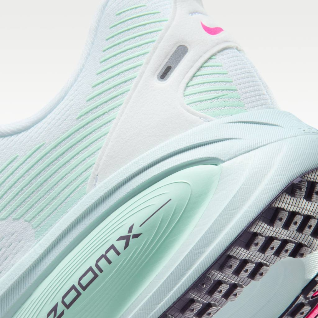 Nike Vomero 18 - Azul Glacial/Rosa