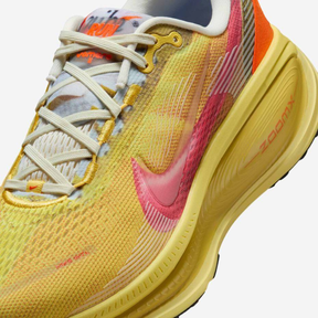 Nike Vomero 18 SE - Amarelo