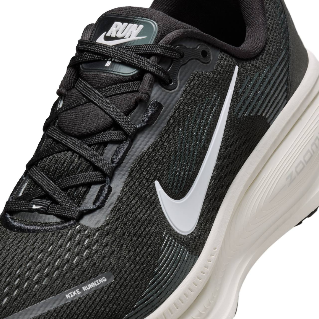 Nike Vomero 18 - Preto/Branco