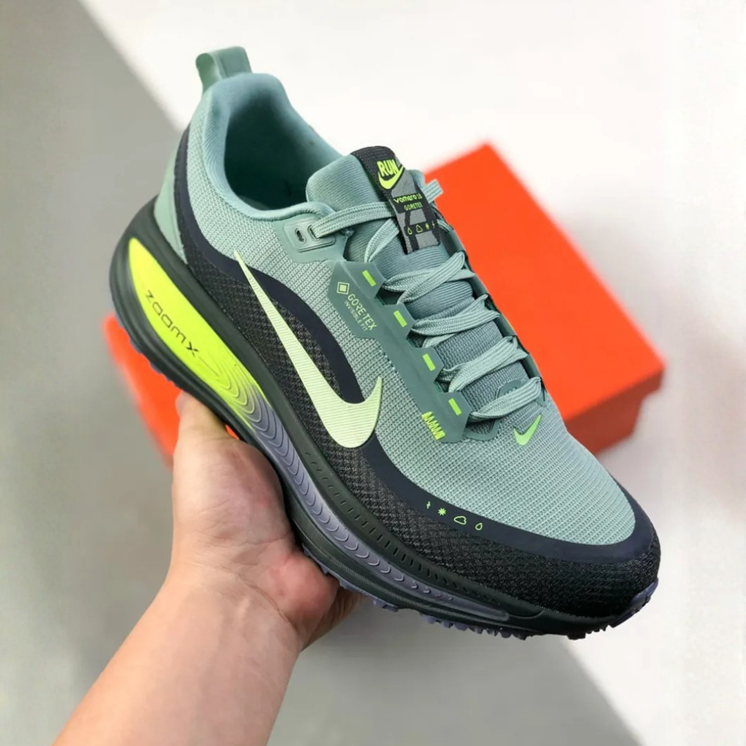 Nike Vomero 18 GORE-TEX - Verde/Preto