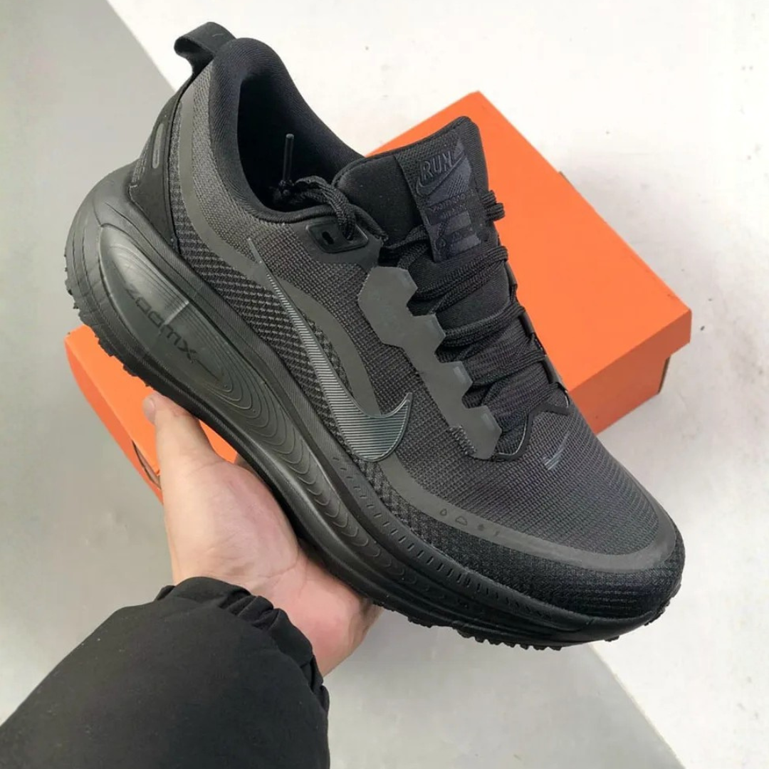 Nike Vomero 18 GORE-TEX - Preto