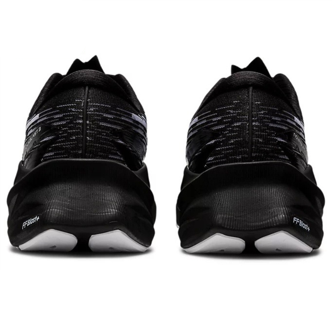 Asics Novablast 3 Preto e Branco