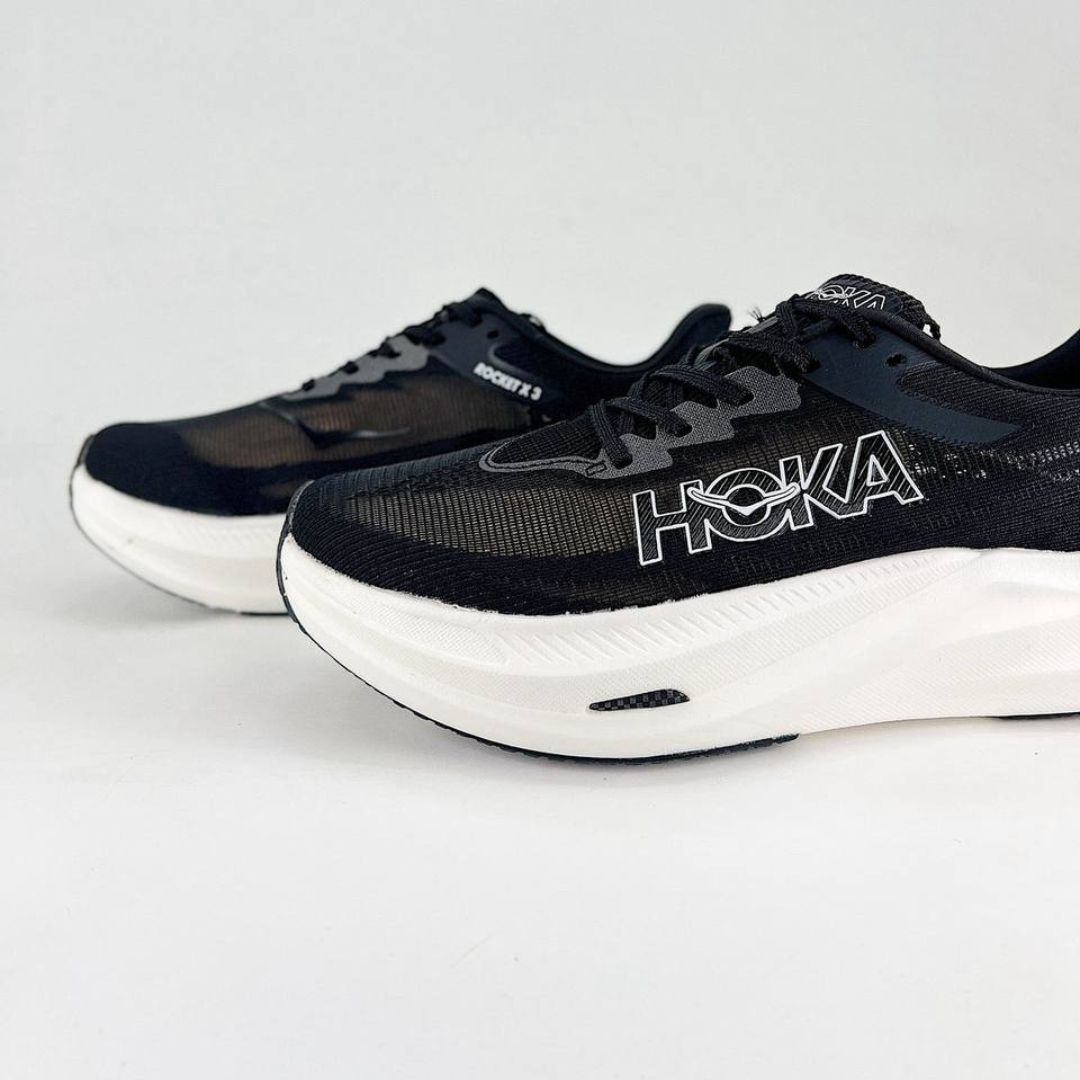 Hoka Rocket X 3 Unissex - Preto/Branco